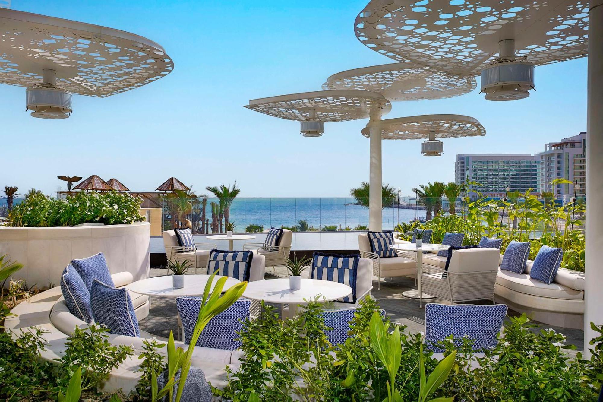 Waldorf Astoria Doha Lusail Kültér fotó The rooftop bar at the Hilton Tel Aviv